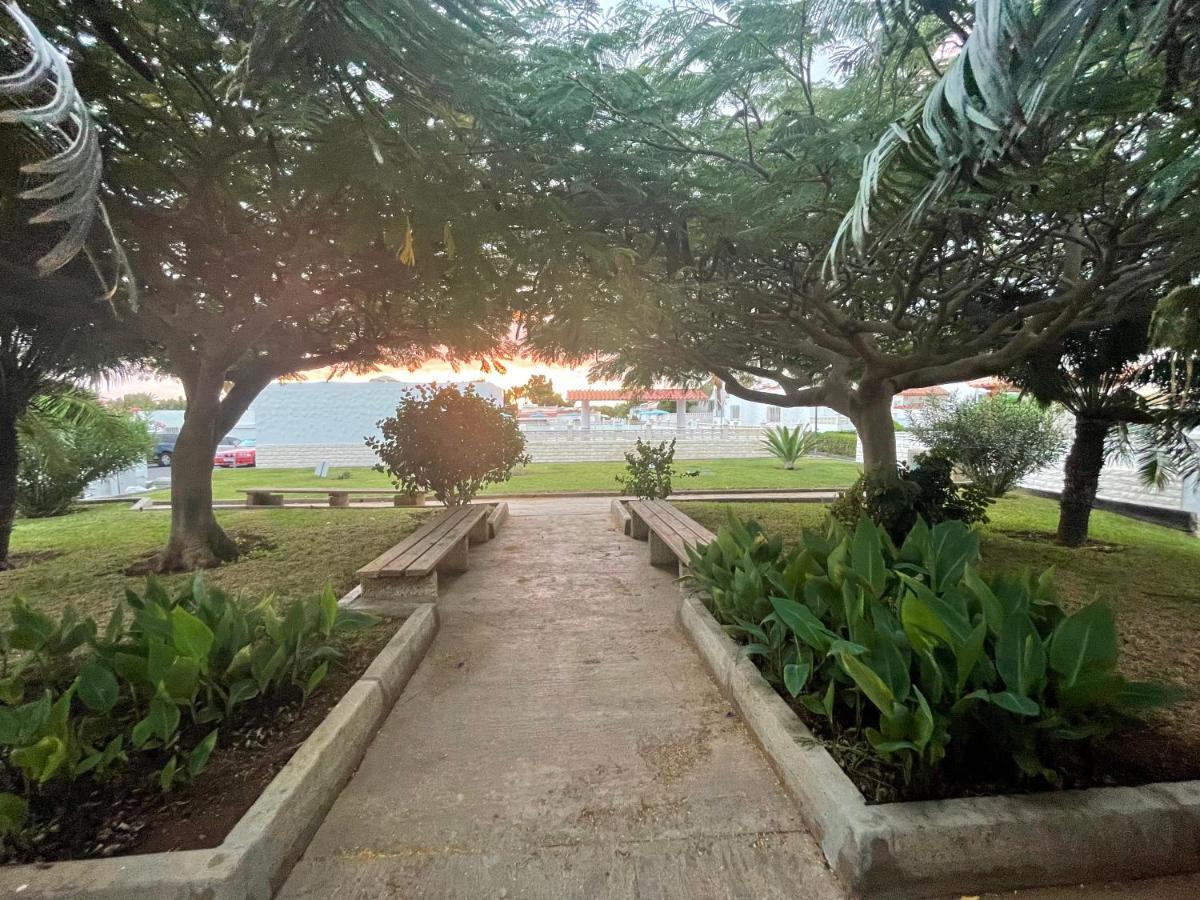 Cozy Bungalow Costa Del Silencio Bagian luar foto